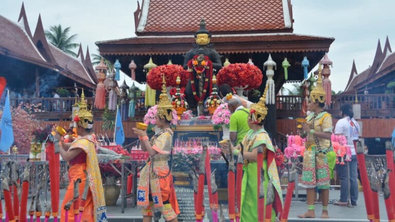 รำแก้บนท้าวเวสสุวรรณ 1-10-66