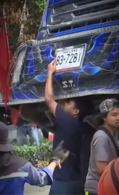 เลขรถบรรทุกตกหลุม 16-11-66